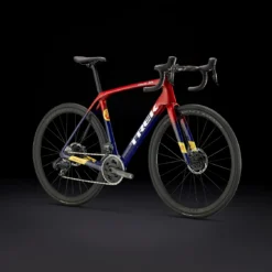 Trek Domane SLR 7 ETap Gen 4 2023 Metallic Red Smoke To Blue Smoke Fade 9 Trek Domane SLR 7 ETap Gen 4 2023 Metallic Red Smoke To Blue Smoke Fade -Trek-Fahrräder Geschäft Bild2M0TA0qch6uIJK