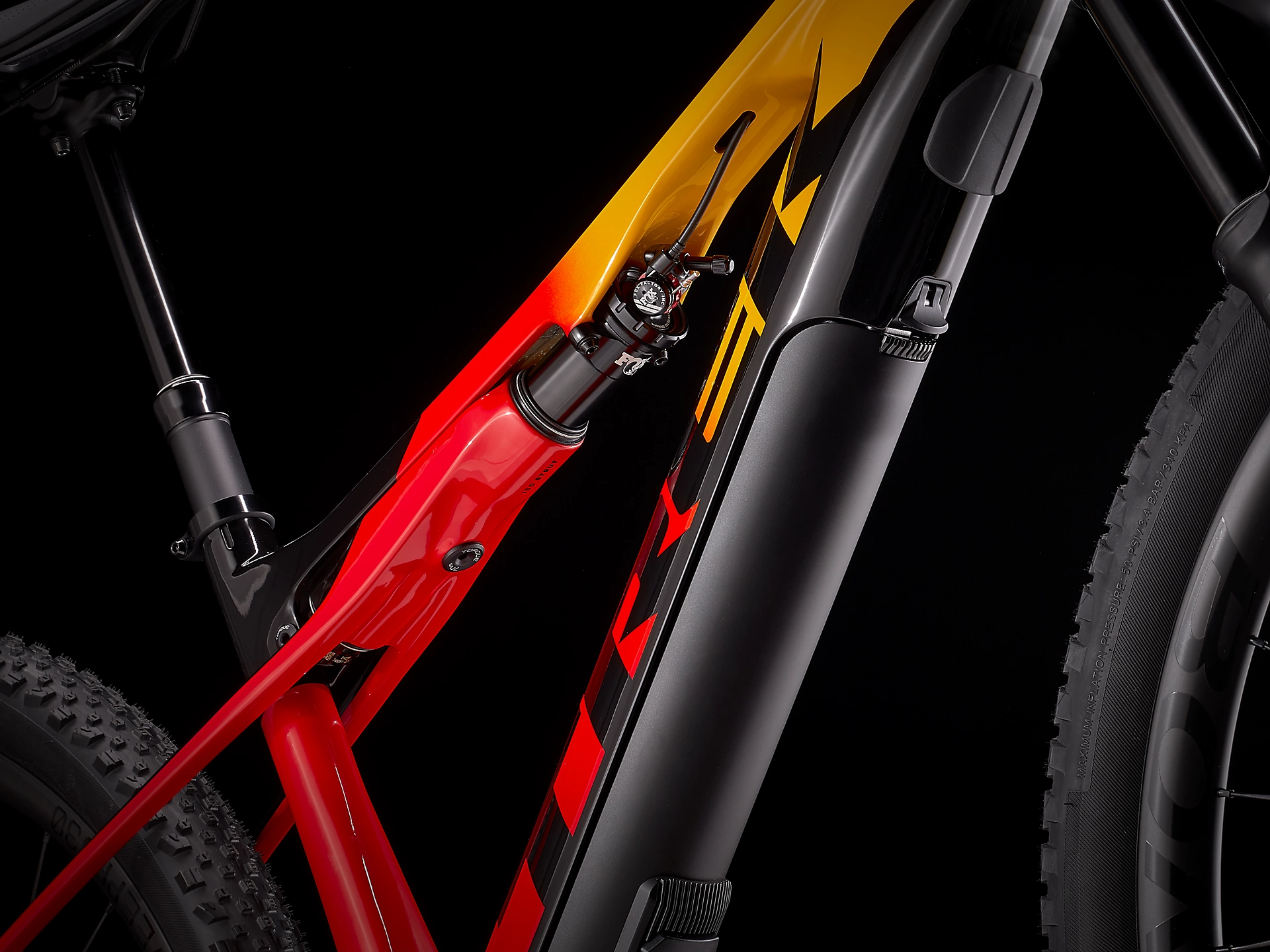 Trek E-Caliber 9.8 2022 Marigold/Radioactive Red/ Black 3 Trek E-Caliber 9.8 2022 Marigold/Radioactive Red/ Black – Bild 3